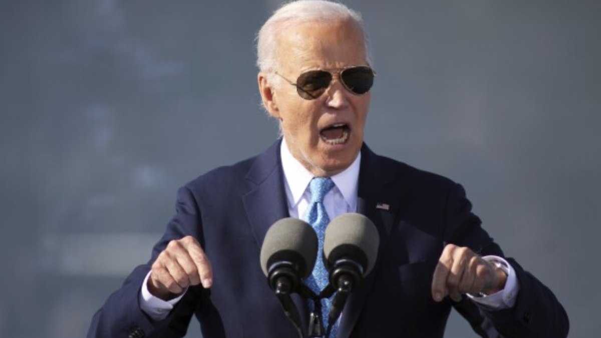 Joe Biden, Donald Trump destekçilerine “çöp” dedi