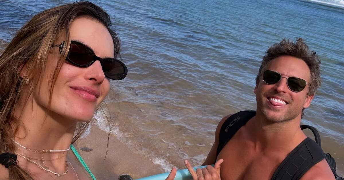 Alessandra Ambrosio yeni erkek arkadaşı Buck Palmer ile Hawaii tatiline çıktı