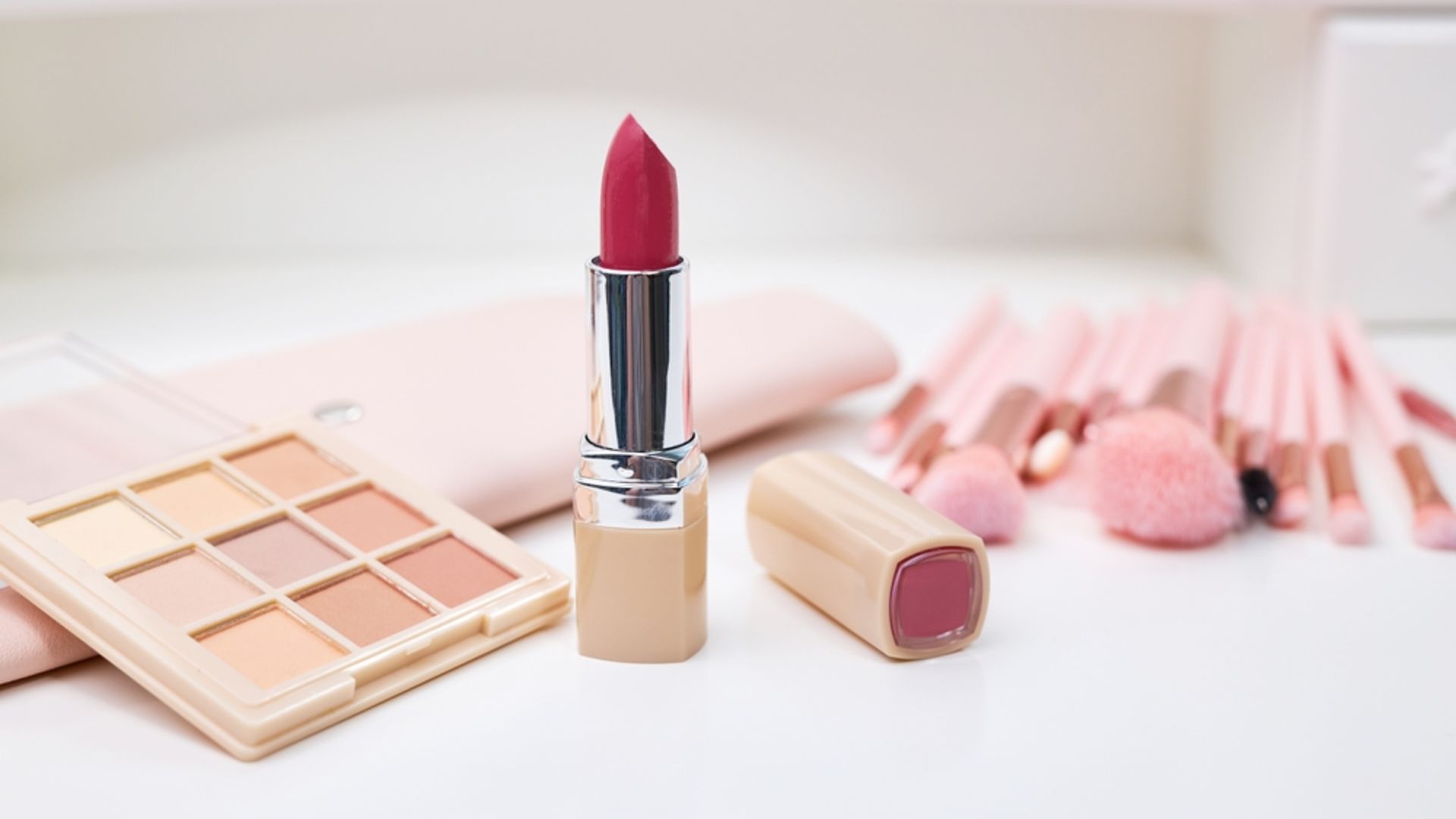 Makyaj trendleri ve güncel ürünler