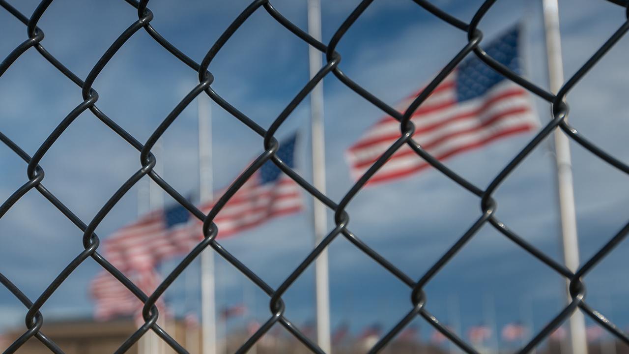 ABD yönetimi, Colorado ve Denver’a göçmenlik yasalarını engellediği gerekçesiyle dava açtı